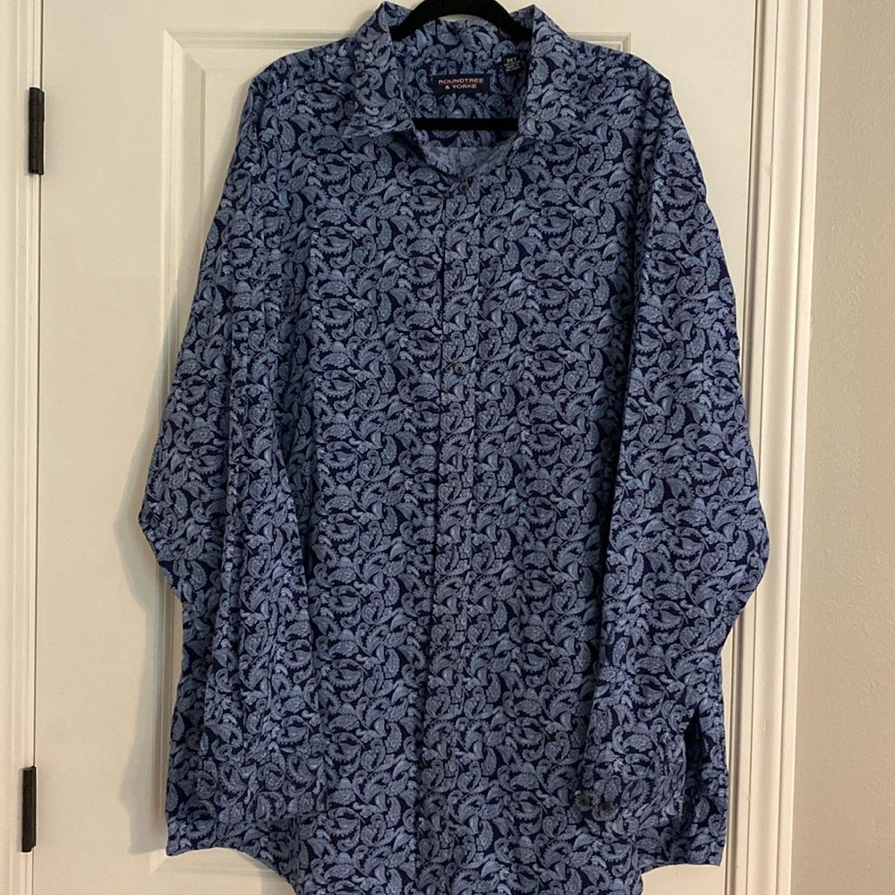 Men’s Roundtree and Yorke Long sleeve Dress Shirt